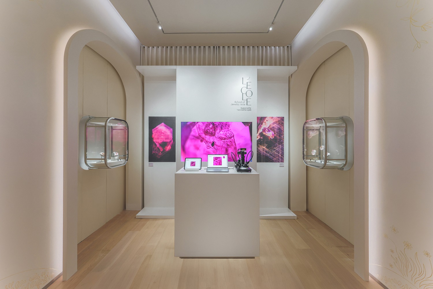 2024 Ruby Exhibition @ Singapore Raffles L'ecole Van Cleef & Arpels (3)